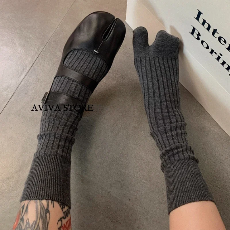 High Quality Combed Cotton Split Toe Woman Socks Solid Color Stripe Comfortable Soft Two-Toed Japanese Harajuku Women\'s Tabi Sox