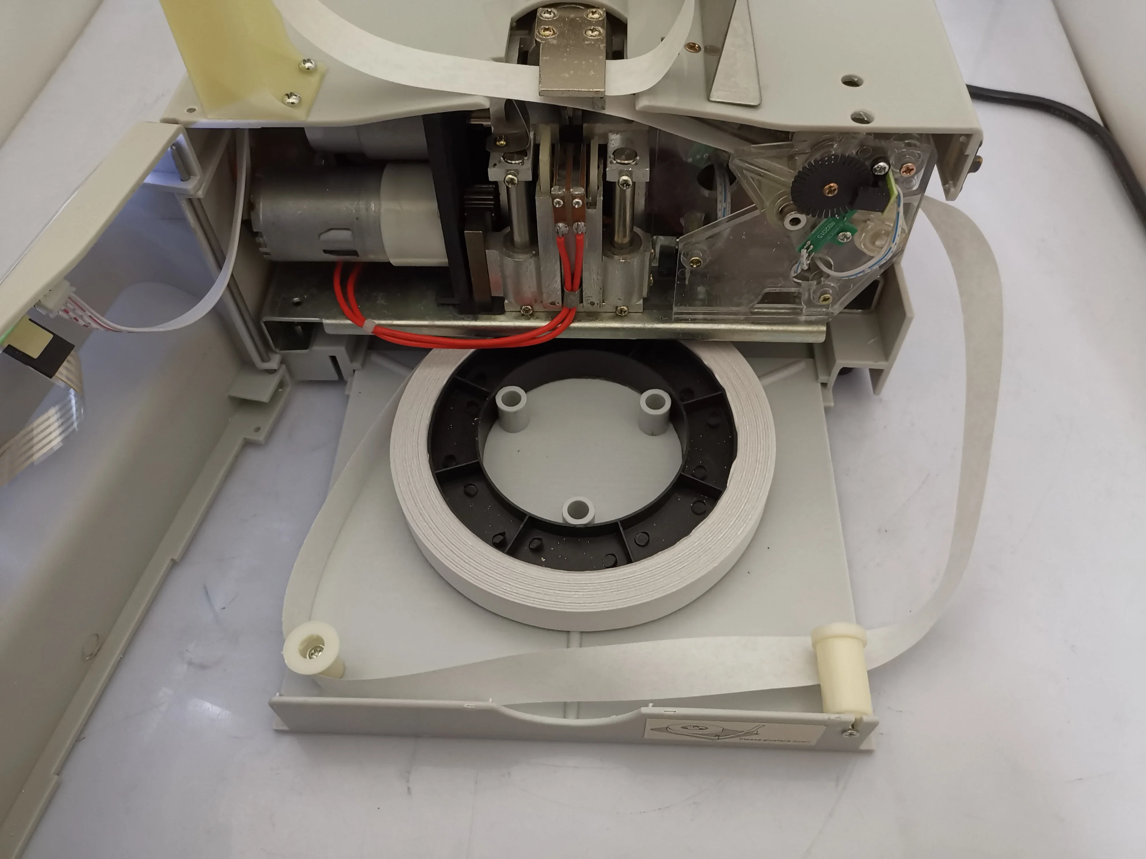 Automatic paper tape binding machine, automatic banknote binding machine, document and receipt binding machine