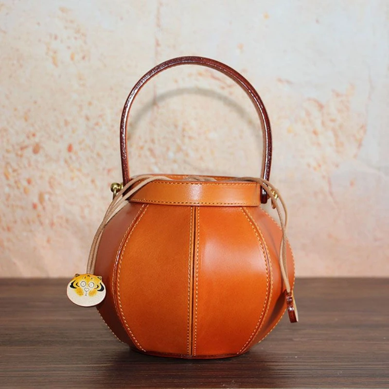 Handmade Cowhide Bag Foreign Style Lantern Bag Personality 100 Girl Shoulder Bag Senior Sense Portable Women Sac Poplene Femme