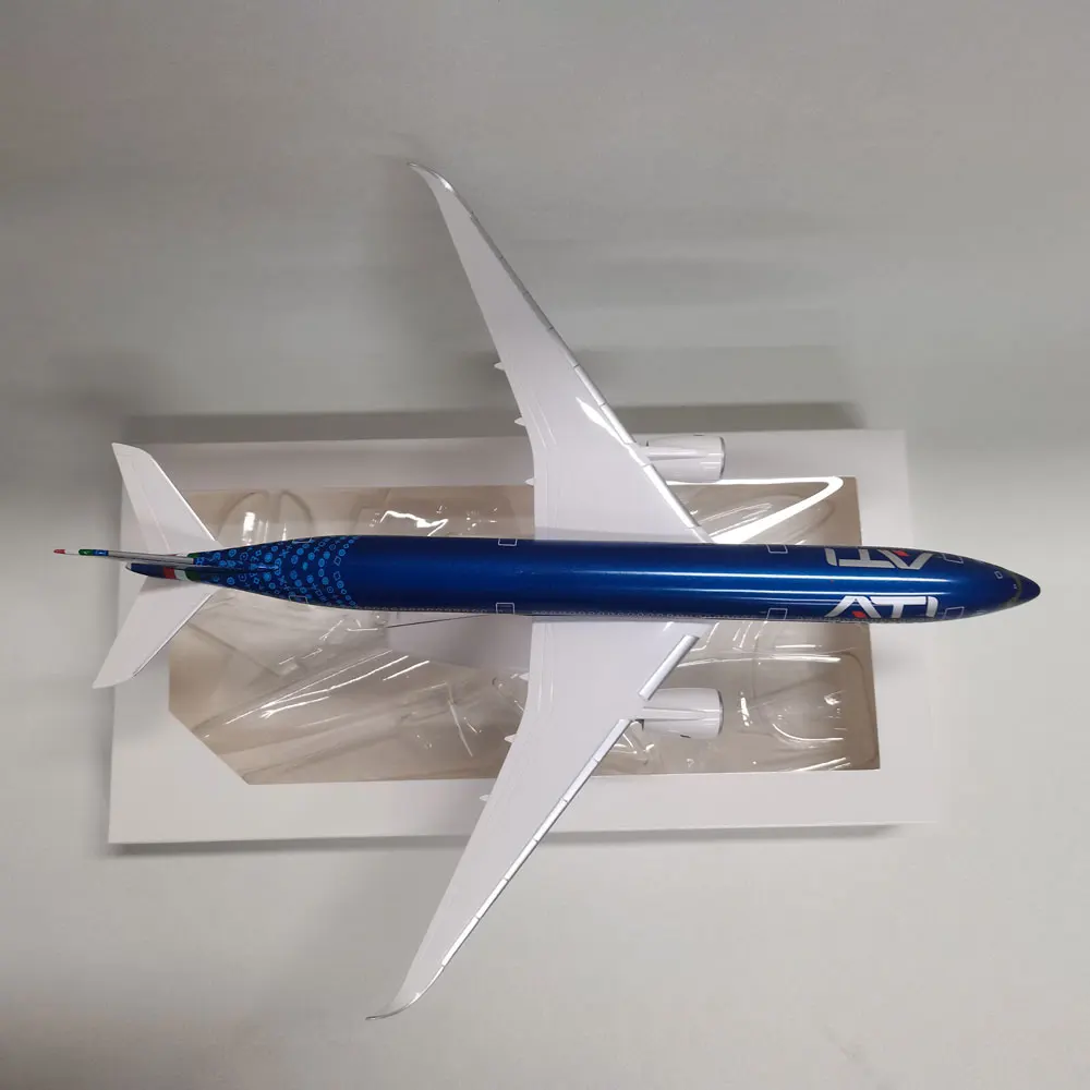 1/200 Scale A350 A350-900 Italy ITA Airline Aircraft ABS Assembly Plane Model Resin Airplanes Model Toy For Collection or Gift