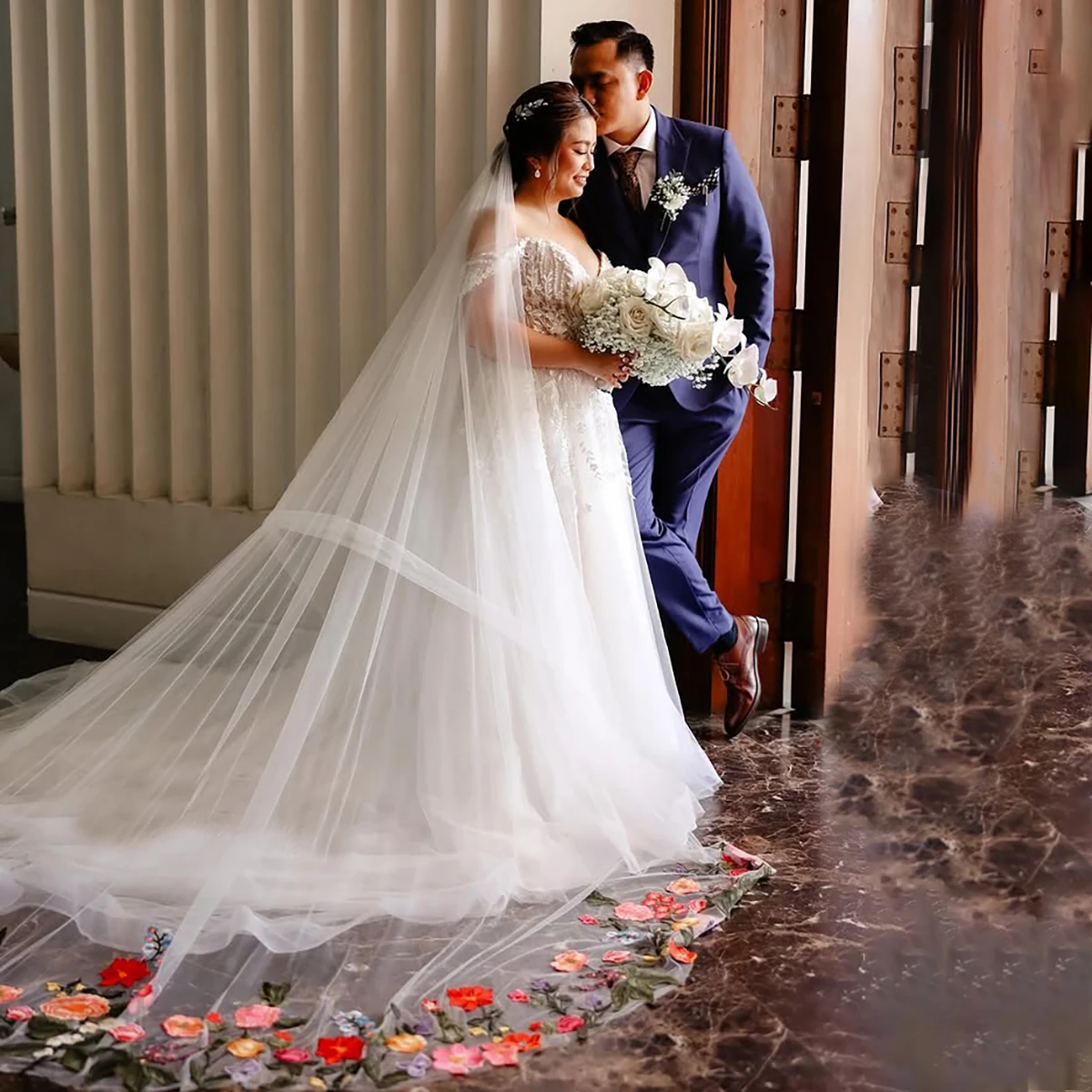 One Layer Tulle Embroidered Lace Colorful Wedding Veils Customized Blusher Bridal Veil With Comb