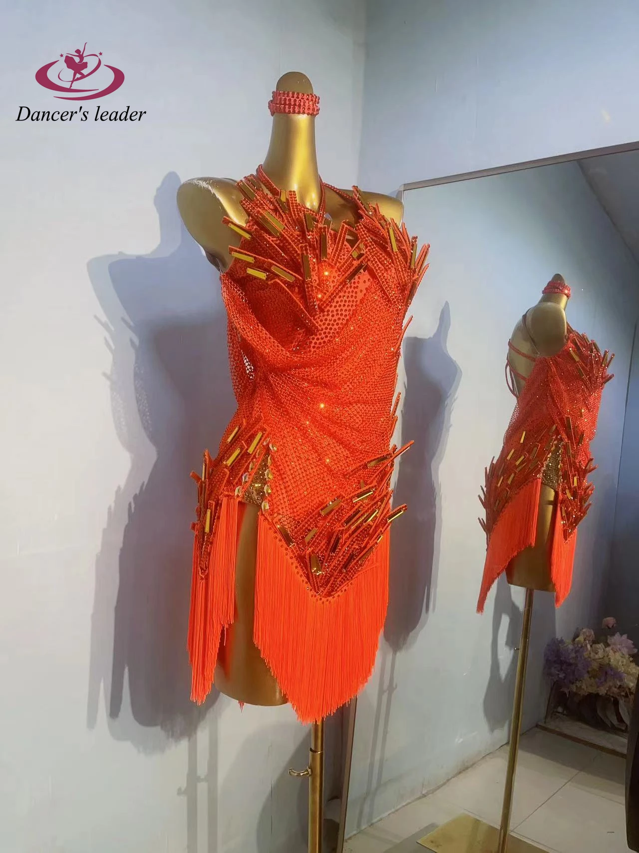 Vestido de actuación con diamantes de imitación para mujer, falda con borlas y arreglo floral, barra de diamantes personalizada de gama alta, escenario de baile latino