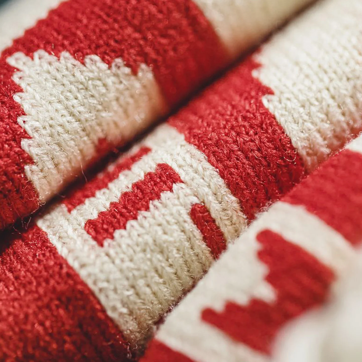 Maden المرأة WIN LIFE الأحمر الأبيض وشاح بطل شال مروحة الرجعية هامش محبوك كرة القدم الداعم الشتاء الدافئ التبعي #3