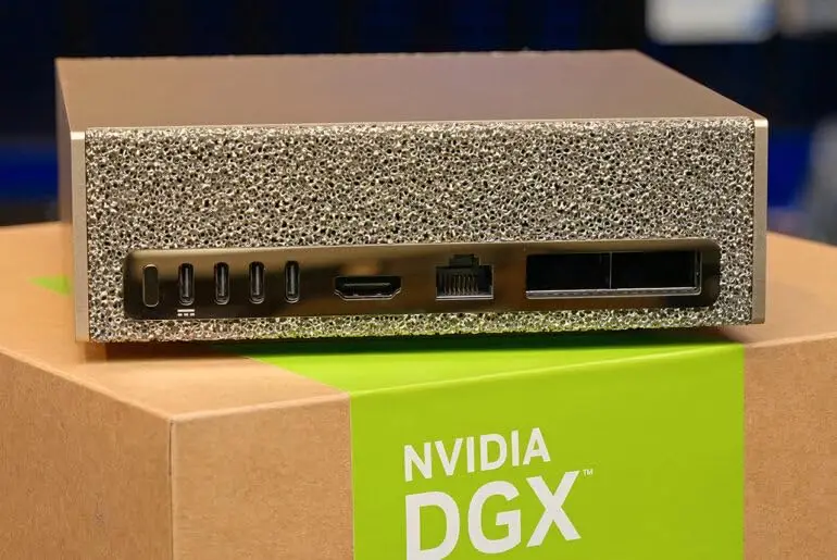 NVIDIA DGX شرارة سطح المكتب AI محطة عمل تدريب الكمبيوتر ARM Cortex X925 128 GB GB10 Grace Blackwell Chip Architecture WiFi7