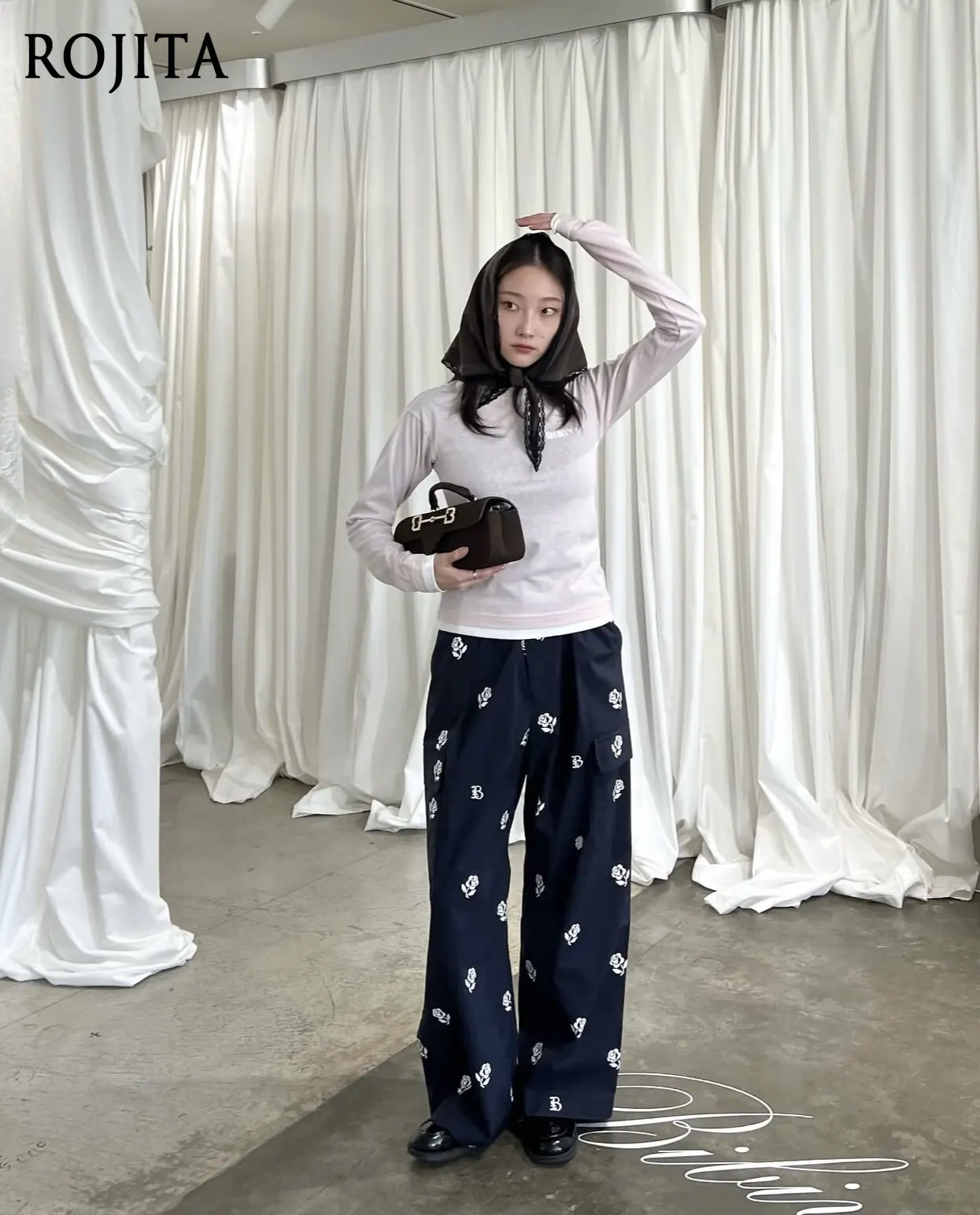 Women Y2K Sweet Cargo Wide Leg Pants Black White Rose Floral Print Elastic Drawstring Waist Side Pockets Loose Casual Trousers