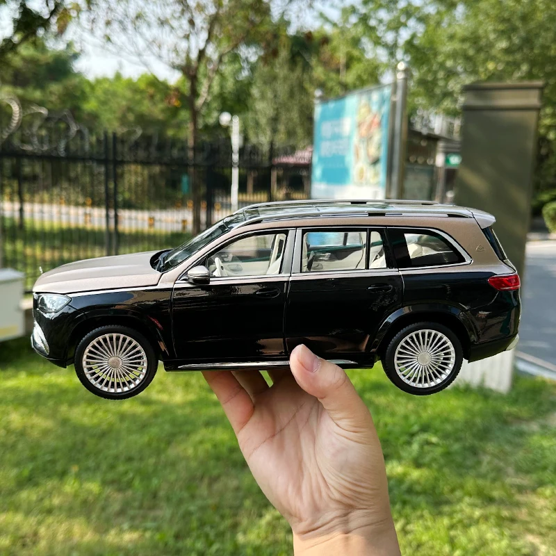 PARAGON 1/18 for Mercedes Maybach GLS600 alloy full open car model SUV display gift collection for friends and relatives