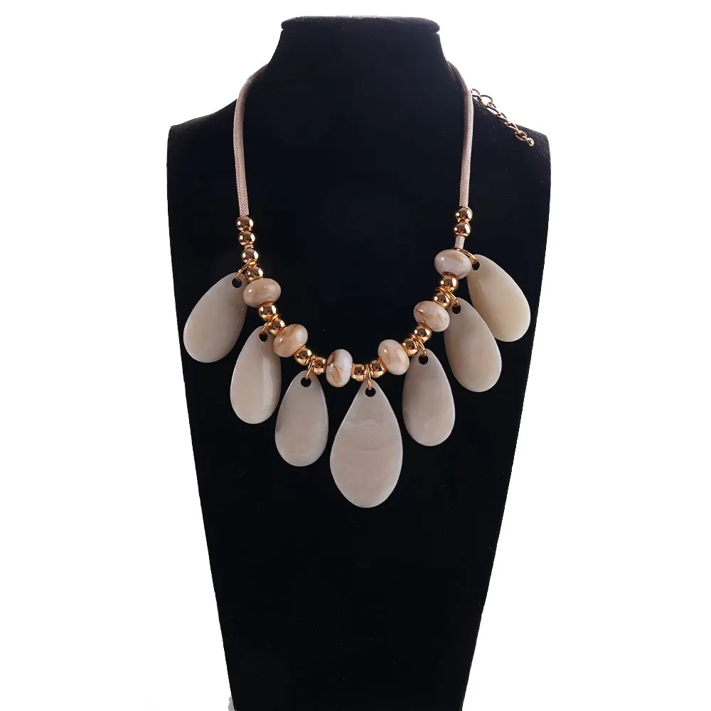 

Unique Exquisite Beadwork Pendant Necklace For Ladies Luxury Chain Jewelry Birthday Gift Daily Travel Accessories