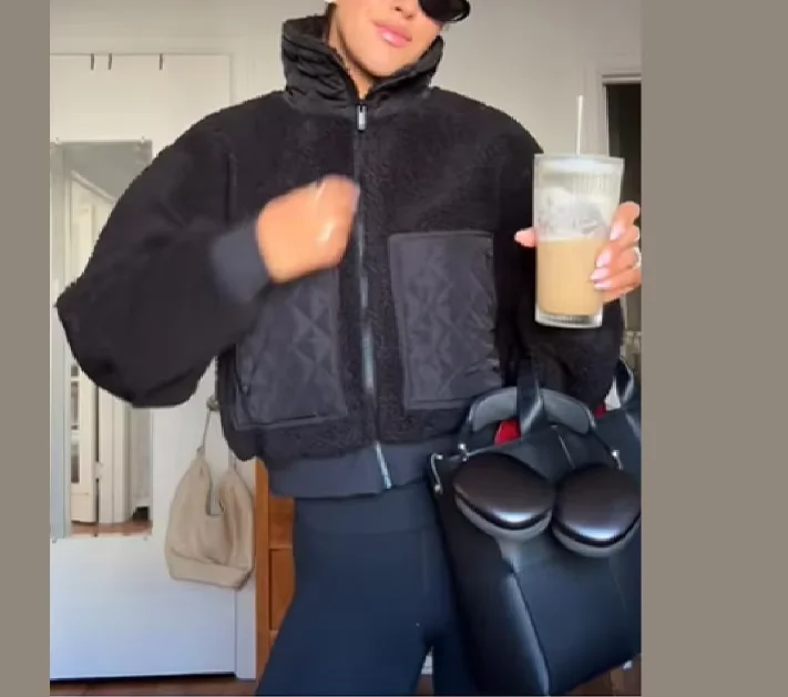 

2025 Chic New Short Jacket For Women With Pockets Casual Long Sleeve Lamb Plush Solid Coat Winter Outdoor Warm Comfortable Wear