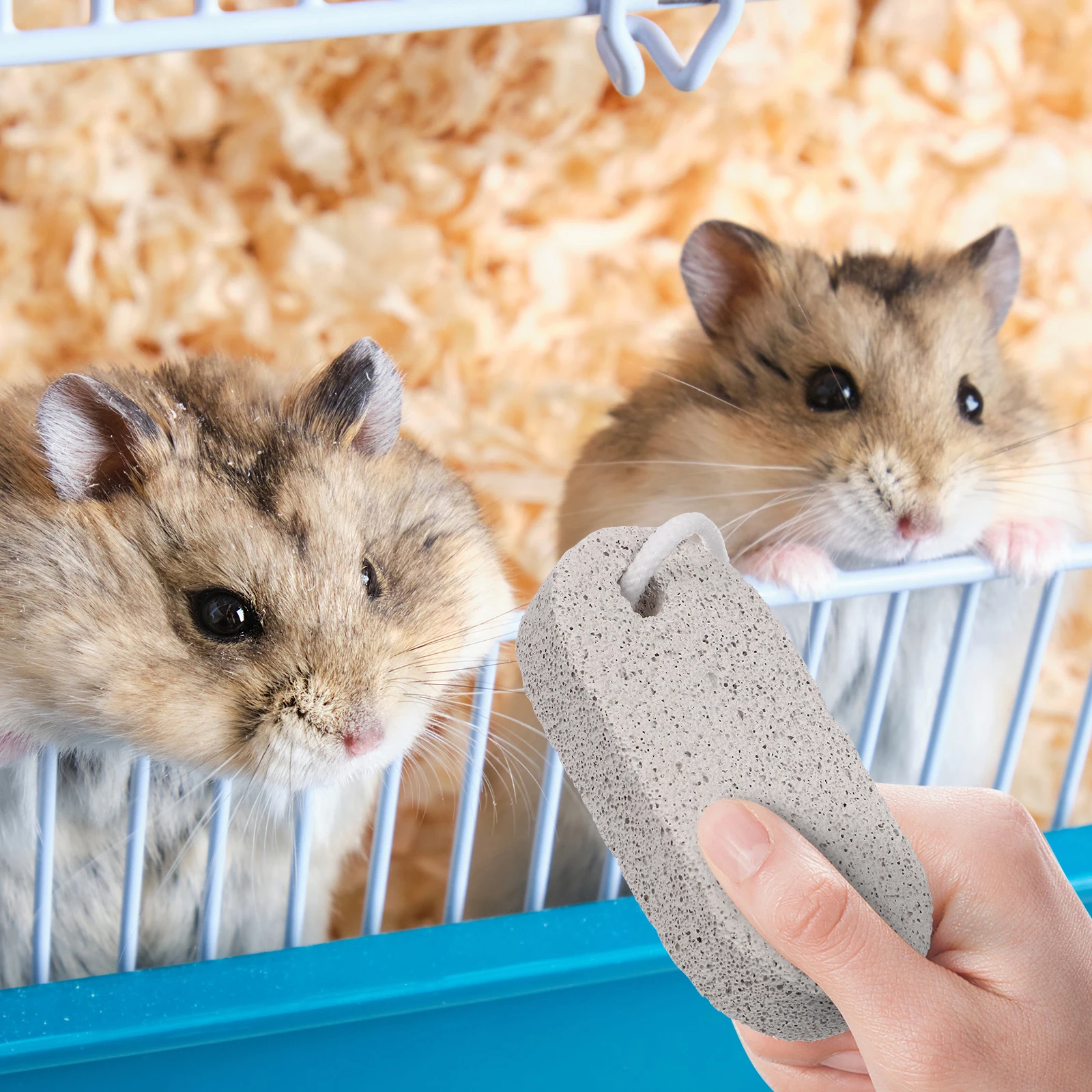 

2 pcs Pet Grinding Stone Calcium Mineral 9X4.5Cm For Hamster Guinea Pig Chinchilla Mouse Rabbit Squirrel Small Pets Rectangular