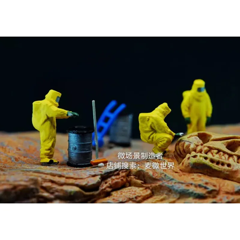 Preiser Micro Scene Models Biosuit Space Reconnaissance 1:87 HO Scale Desktop Decor Toys Akcesoria Fairy Garden Action Figures