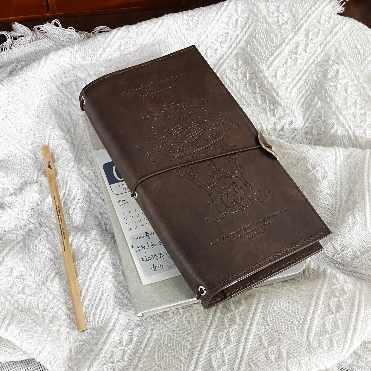 สมุดบันทึกสวนลายลายนูน สมุดบัน - Black Clover Grimoire บทวิจารณ์และราคา