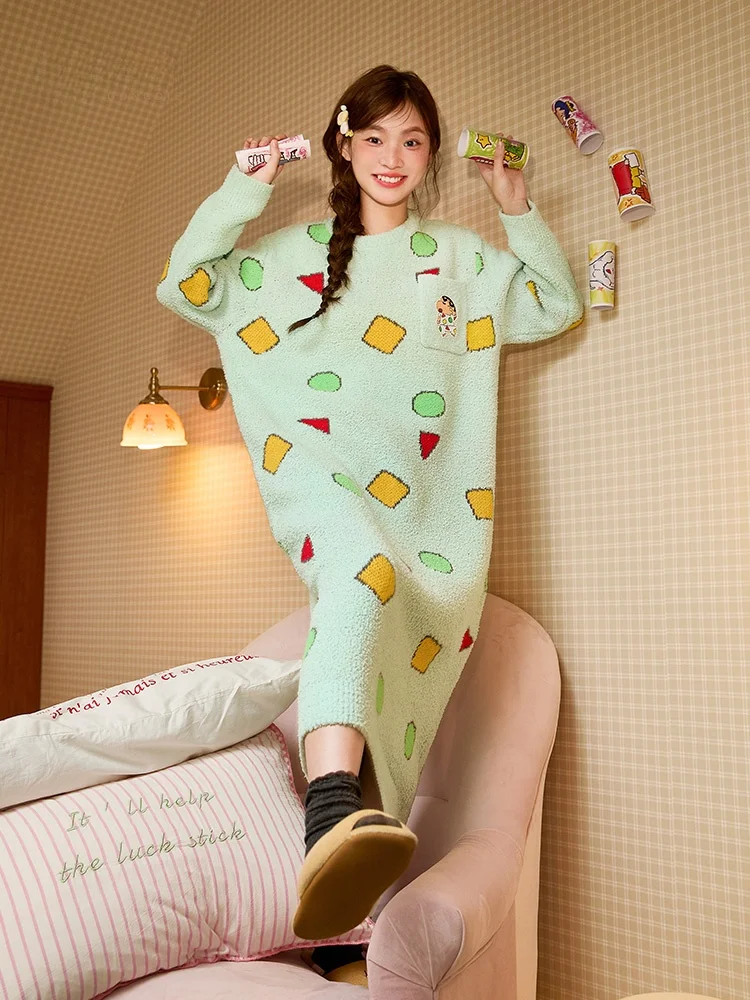 pigiama-lungo-e-morbido-da-donna-in-pe-riscaldato-abbigliamento-da-casa-autunno-inverno-in-morbido-materiale-con-motivo-a-cartoni-animati-girocollo