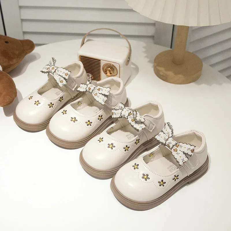 Girls Princess Shoes Sweet Flower Kids Leather Shoes Round Toes Cute Bow 2025 New Fashion Girls Flats Non-slip Soft Sole Ins