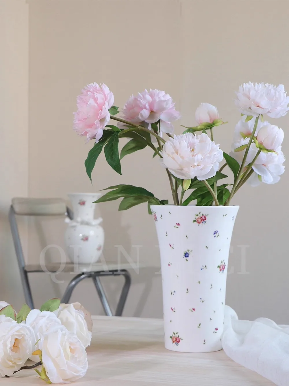 

Large caliber high-temperature ceramic vase for home living room decoration, suitable for hydroponic cultivation of peonies, peo