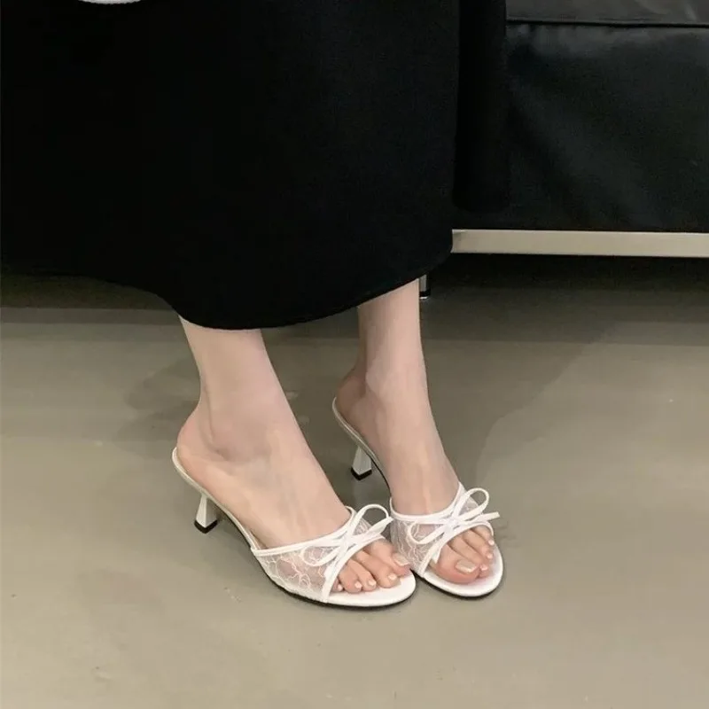 

New Fashion Thin Low Heels Women Slippers 2026 New Summer Breathable Mesh Banquet Sandals Slides Shoes，Belted Women's Shoes