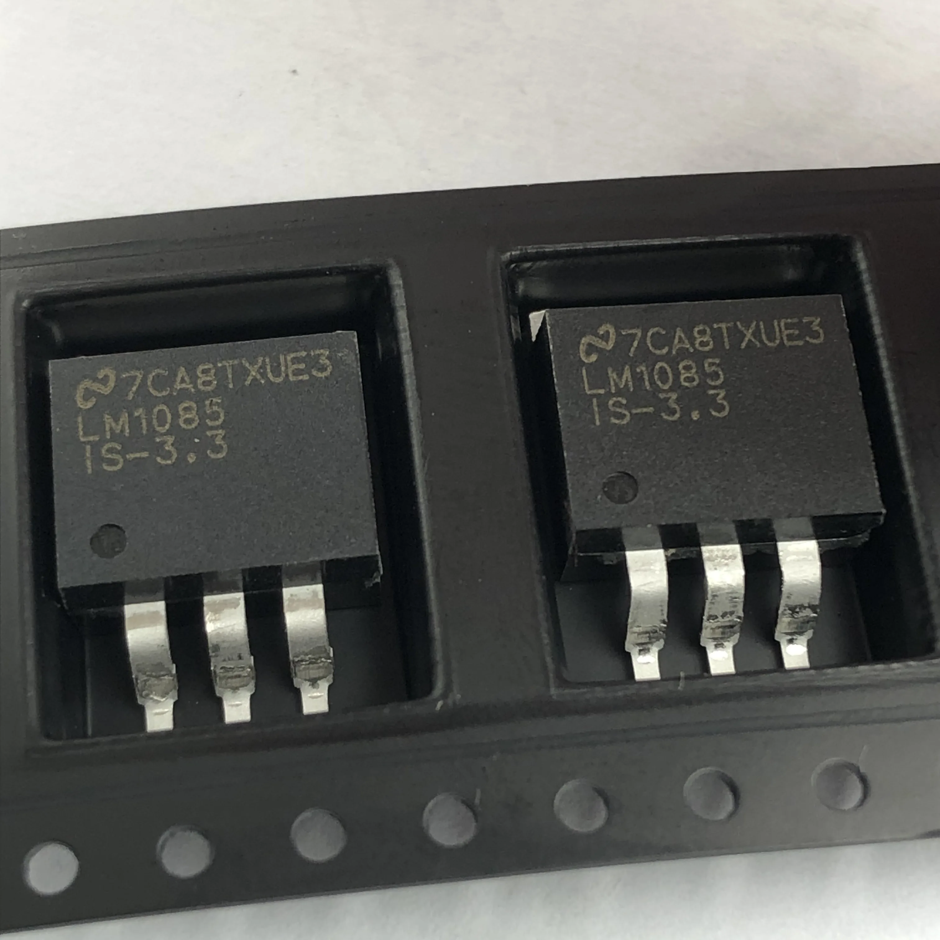 LM1085IS-3.3/NOPB TO-263-4 Fixed voltage regulator, LDO, 2.6V to 27V new original stock