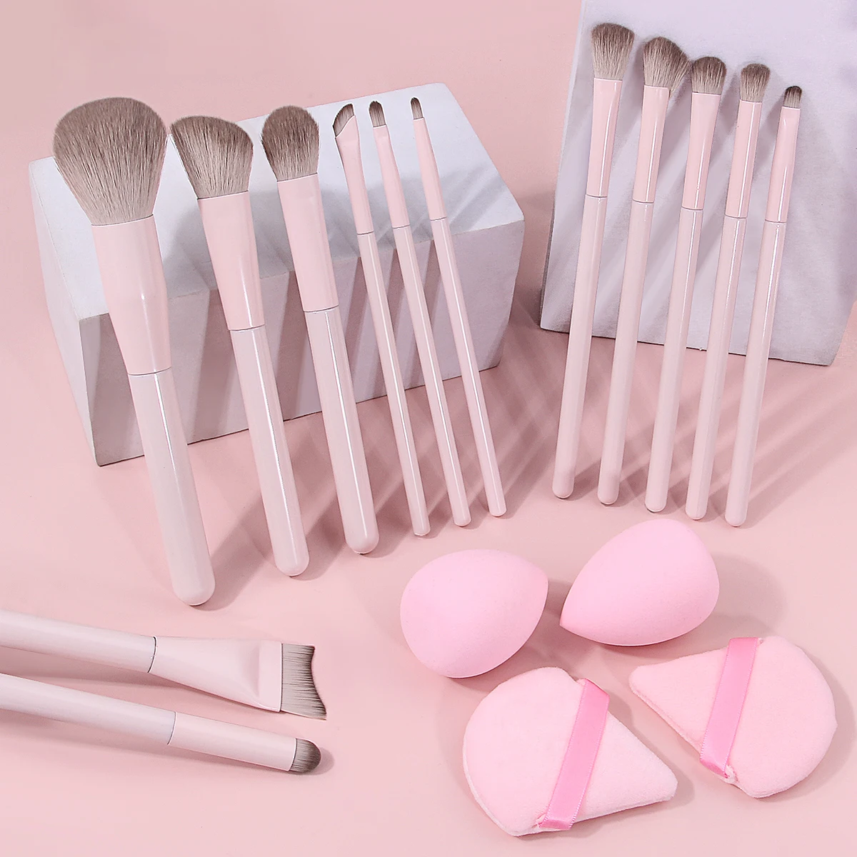 Huda Beauty Makeup Brush Set - 17PCS Soft Fluffy Makeup Brush Set