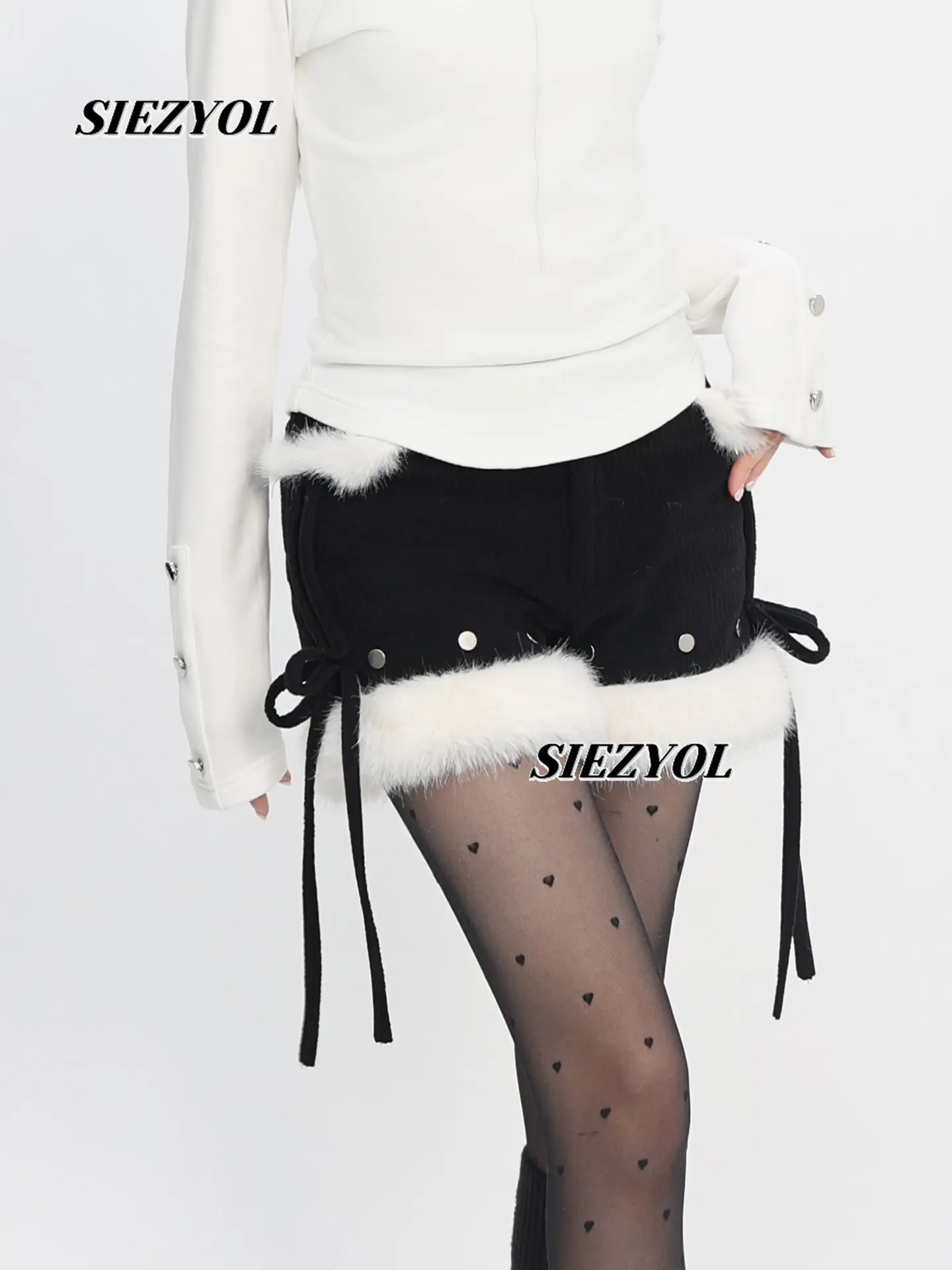 Original Sweet Girls Versatile Shorts Corduroy Fall and Winter Black White Stuffed Patchwork Raw Edge Female Short Pants