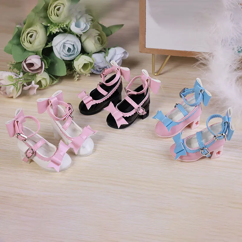 

1/4 кукольная обувь Bjd, ручная работа, 5,6 см * 2,5 см * 1,8 см, модные маленькие кожаные туфли на высоком каблуке с цветными блоками и бантом для аксессуаров для кукол BJD