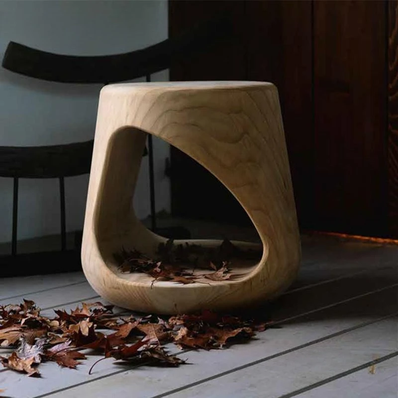 

Wabi-sabi wind log pier coffee table, low round stool personalized edge table, creative ornament of B & B hotel