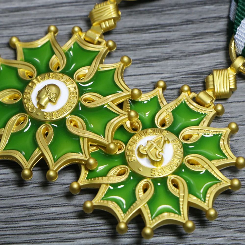 Green Enamel Floral Style Metal Medal Replica with Ribbon Collectible Badge Pin Decoration Accessory