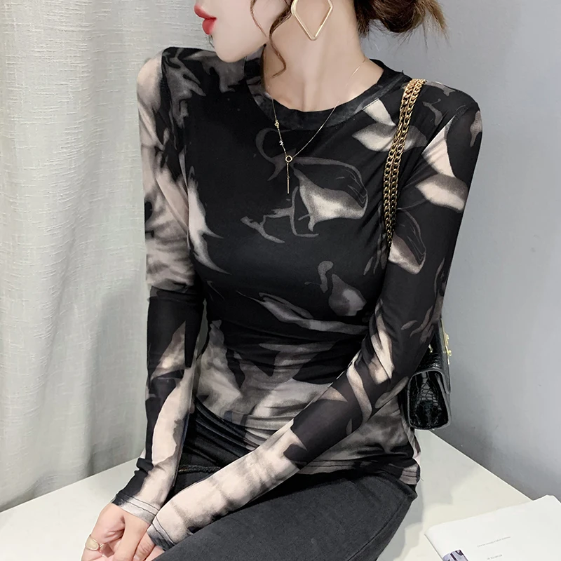 قميص نسائي طويل الأكمام ضيق وخفيف مصبوغ بالماء للخريف والشتاء والربيع