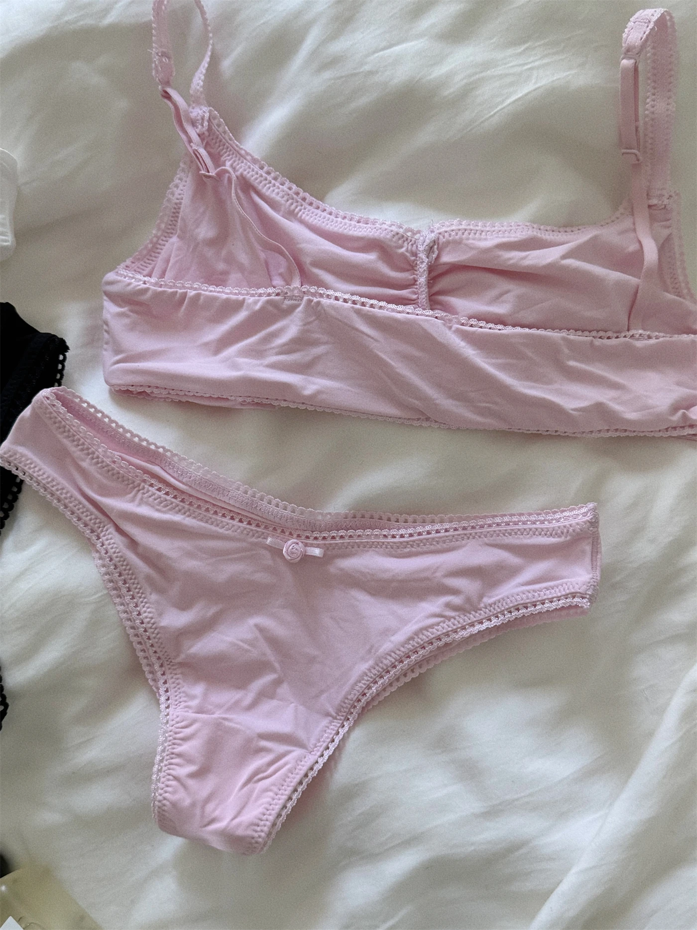 Girls' elastic sexy lace embroidered flower lingerie women  fresh and delicate uplifting bra set ladies  flower underwear