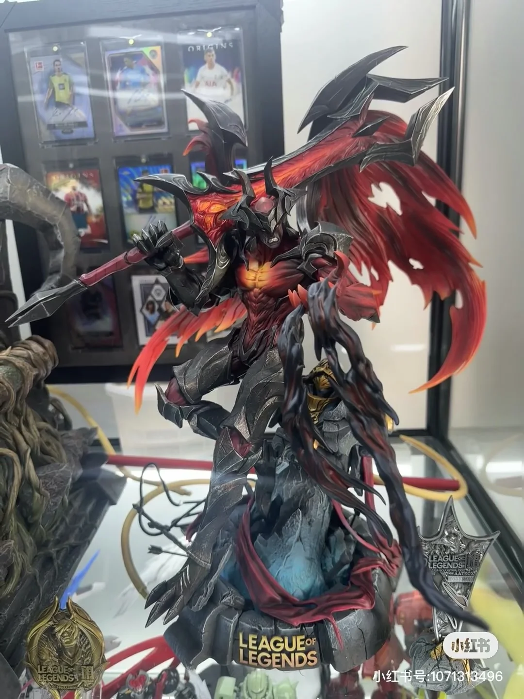 Original League Of Lengends Anime Figure Aatrox Action Figure The Darkin Blade Glowing Statue Arcane 2024 New S24 Christmas Gift