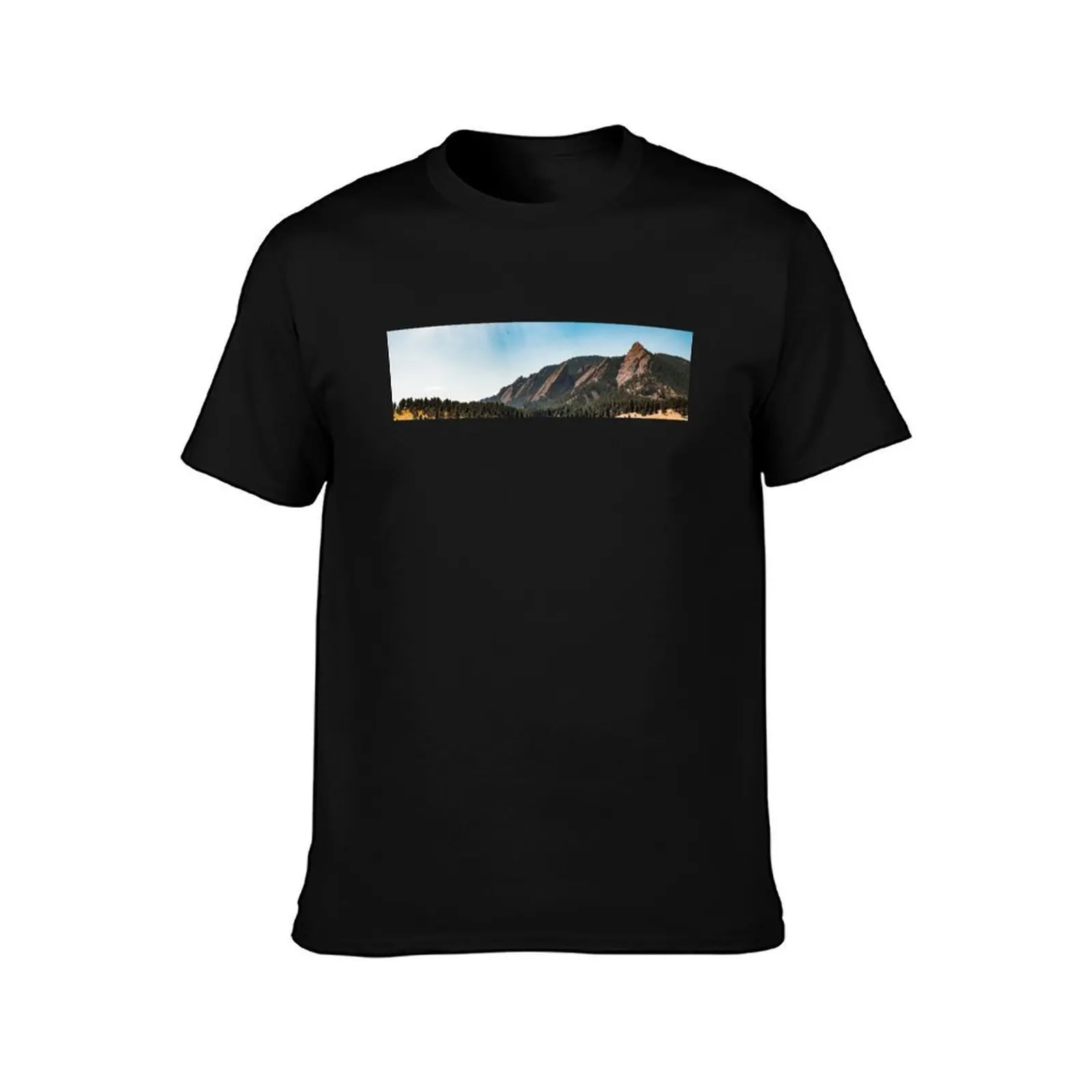 Boulder Colorado Flatirons T-Shirt Basic Casual Wear Short Sleeve Top T-Shirt
