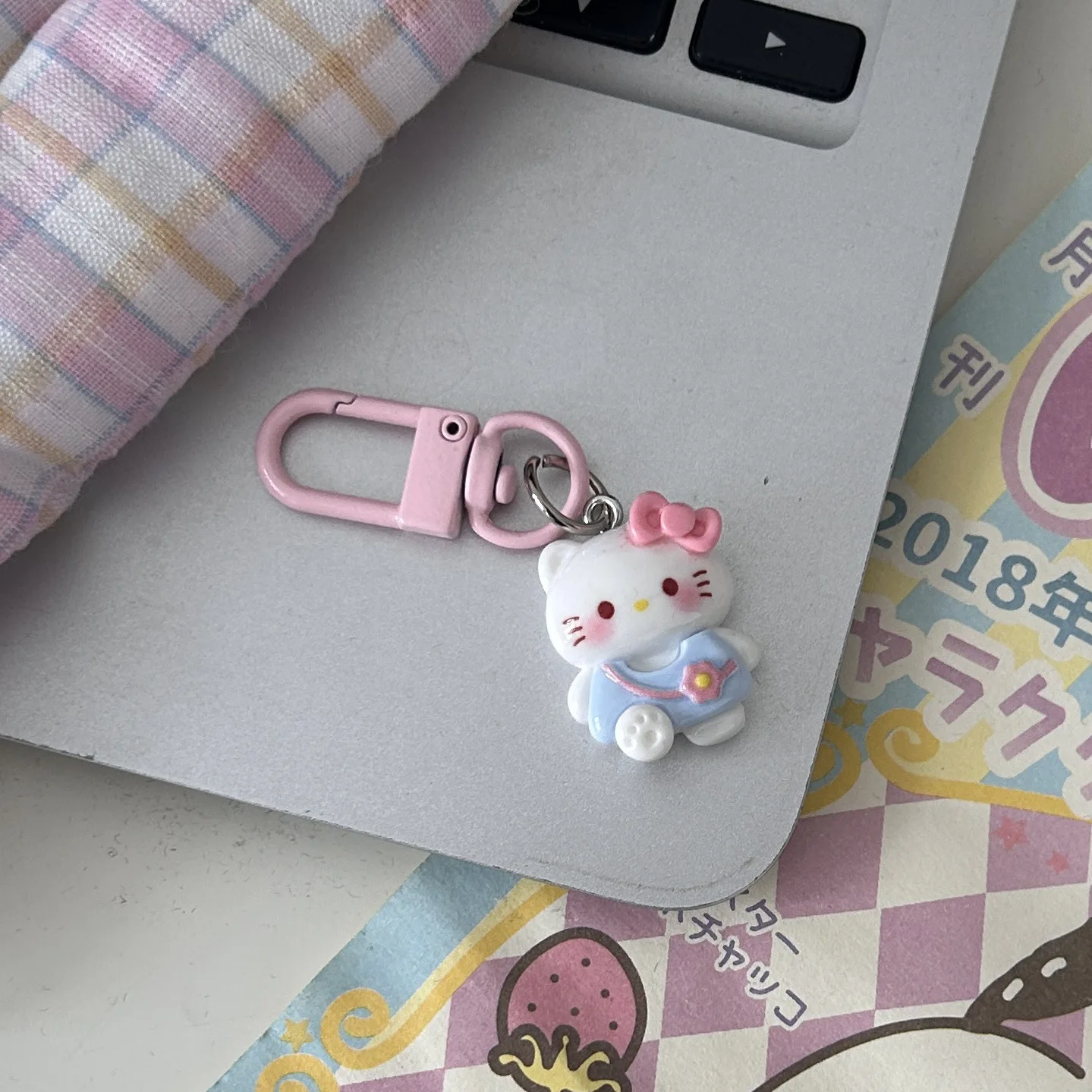 MINISO Cute Cartoon Anime Hello Kitty Girl Heart shaped Sweet Keychain Couple Backpack Car Key Charm Pendant Children Party Gift