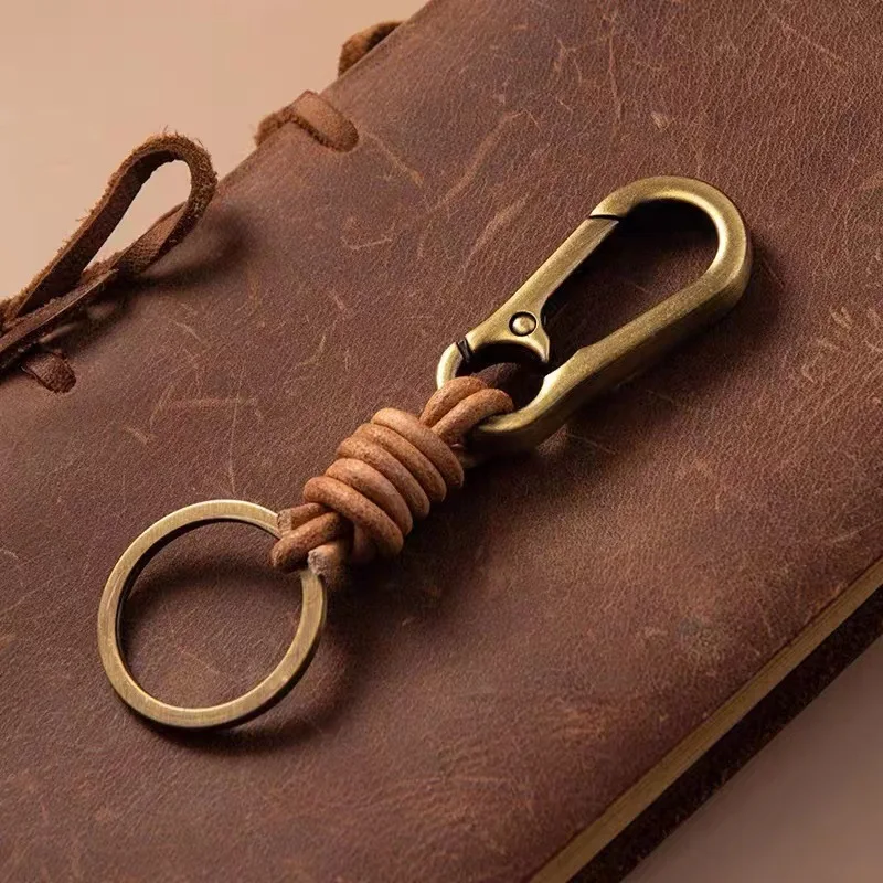 

Retro Car Mountaineering Buckle Alloy Cowhide Key Chain Hand Woven Belt Pendant Men's Business Key Ring Party Gift Wholesale