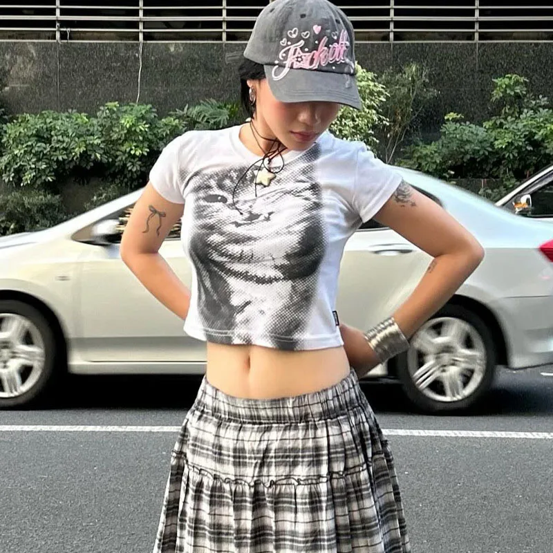 Vintage Halftone Kitten Print Cropped Top for Women round Neck Short Sleeve Slim Fit Casual Tee-Shirt