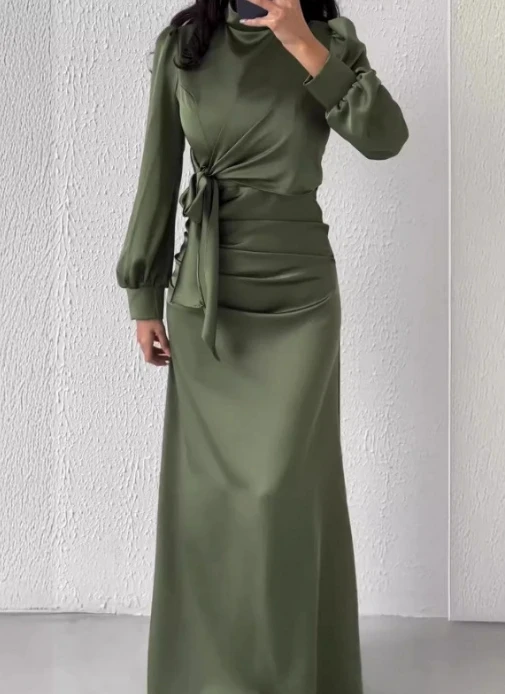 

Imperial Sister Style for Women 2024 Spring Autumn Hip Hugging Skirt Solid Color Round Neck Pleated Waist Slimming Satin Dress