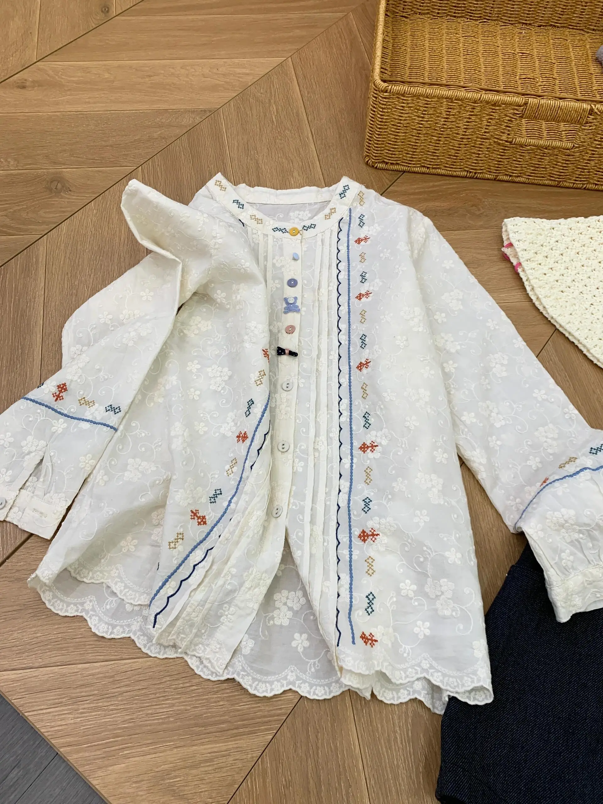 

Bohemian Woman Blouse Ethnic Style White Retro Vintage Embroidered Shirts Woman Casual Resort Top Elegant Youthful Woman Blouses