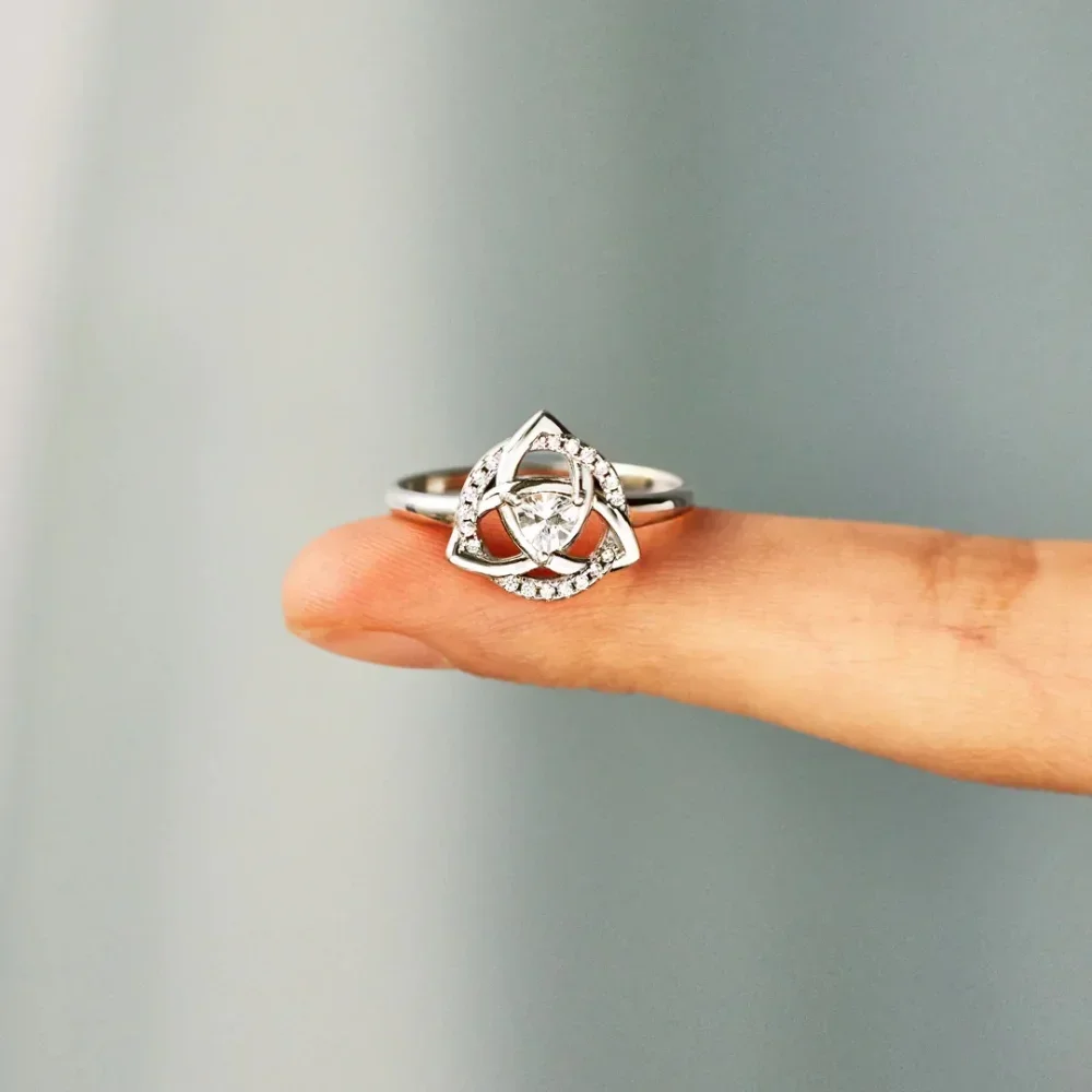 خاتم عقدة سيلتيك من الزركونيا المكعبة من YILUOCD للنساء ، خاتم الخلود اللانهائي ، مجوهرات خاتم الزفاف العتيق ، عقدة ثلاثية الثالوث