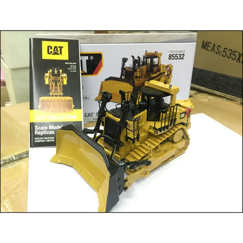 DM CAT 1:50 Scale D10T2 Crawler Dozer Alloy Engineering Vehicle Model 85532 Adult Classic Collection Display Gift Ornament