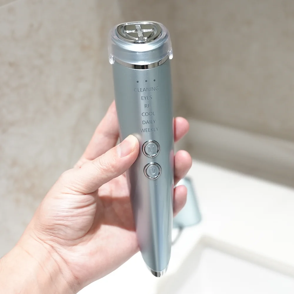 nouvel-instrument-de-beaute-2025-–-masseur-facial-anti-Age-lumineux-a-6-modes-masseur-vibrant-pour-le-cou-et-le-visage-soin-raffermissant-de-la-peau