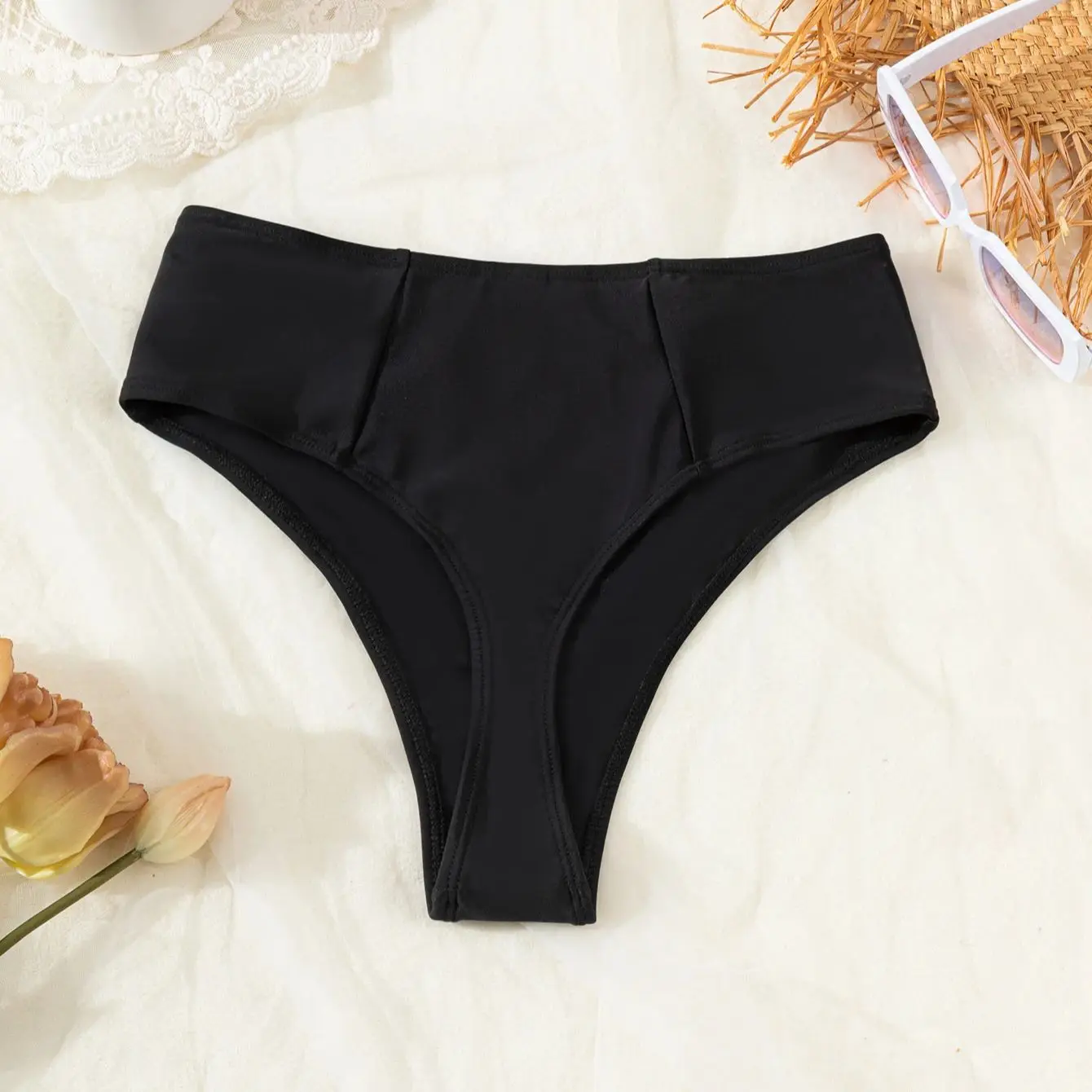 Ladies Sexy Thong plain black briefs no pattern solid color atmosphere  Sexy Thong plain black briefs