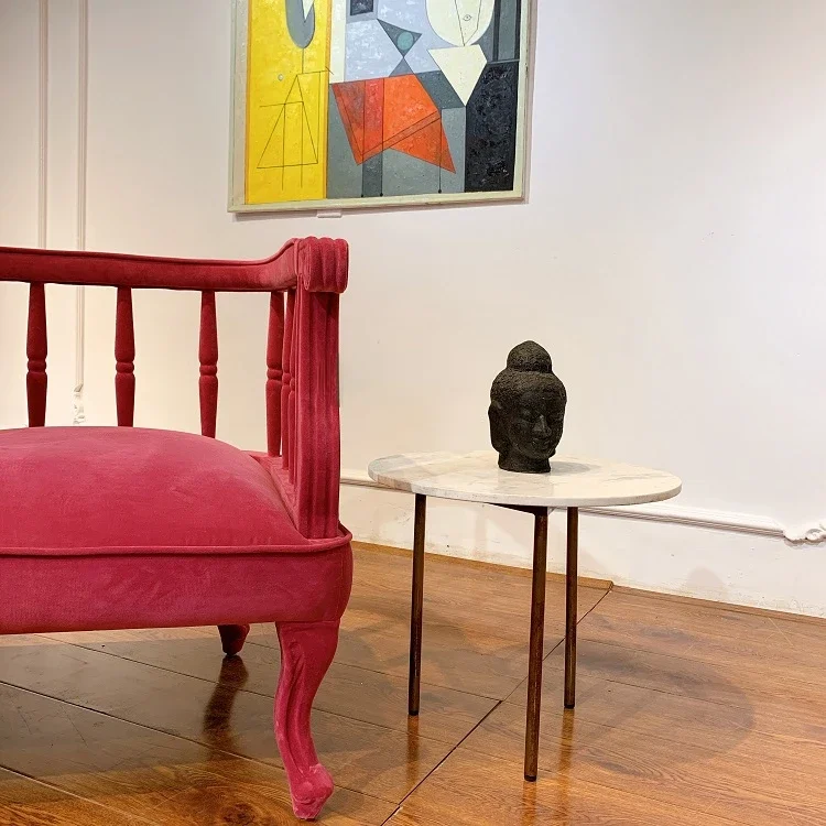 Casual chairs at clothing buyers' stores, European style art museums, pink solid wood sofas and chairs