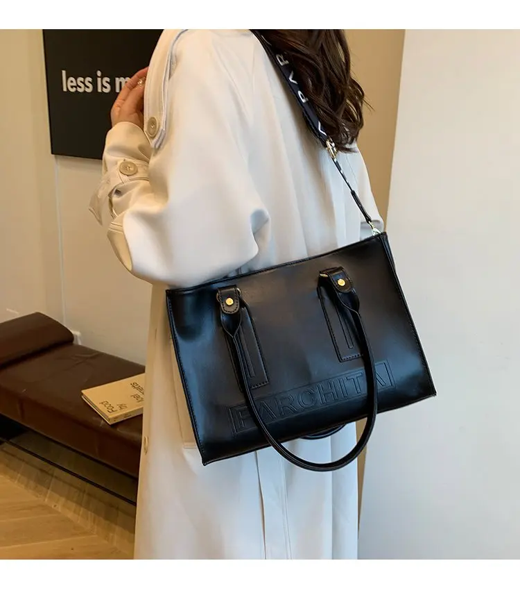 

Универсальная дневная сумка-тоут. Новинка 2023 года. Женская однотонная сумка через плечо. Просторная, трансформируемая и практичная для работы, повседневного использования и образа жизни.