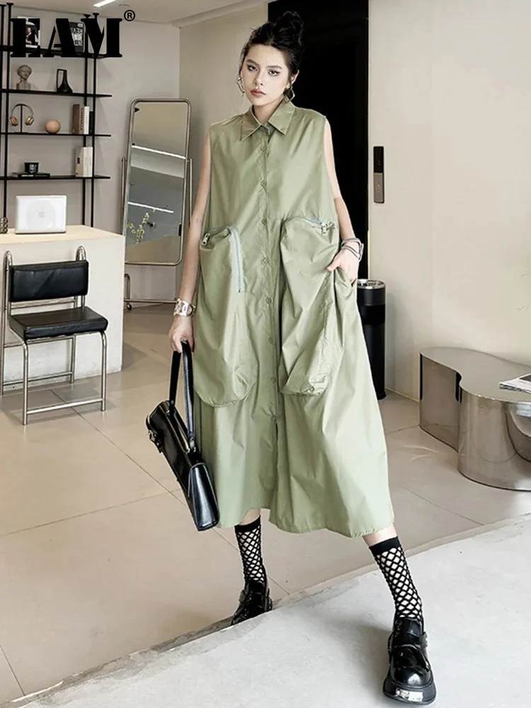 EAM Women Green Black Cargo Pocket Big Size Long Shirt Dress New Lapel Sleeveless Fashion Tide Spring Summer 2024 1DH5967