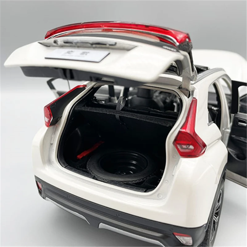 1/18 Mitsubishi Eclipse Cross SUV Alloy Car Model Diecast Metal Off-road Vehicles Car Model Simulation Miniature Scale Kids Gift