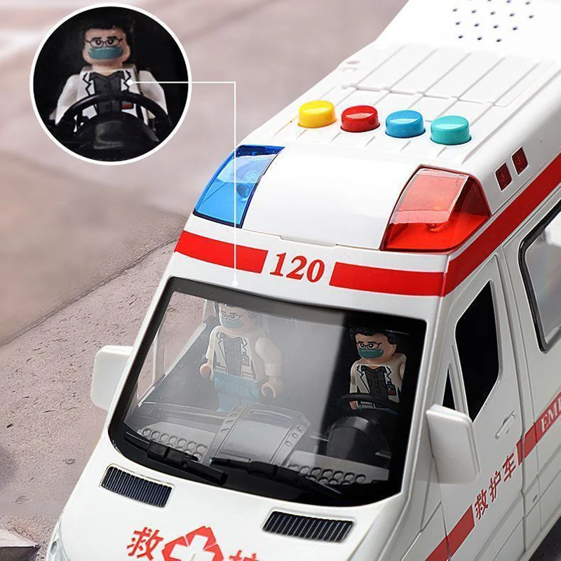 1:24 Alloy Ambulance Model Simulation Pull-back Sound and Light Die-cast Alloy Car Toy Set Children\'s Birthday Gift