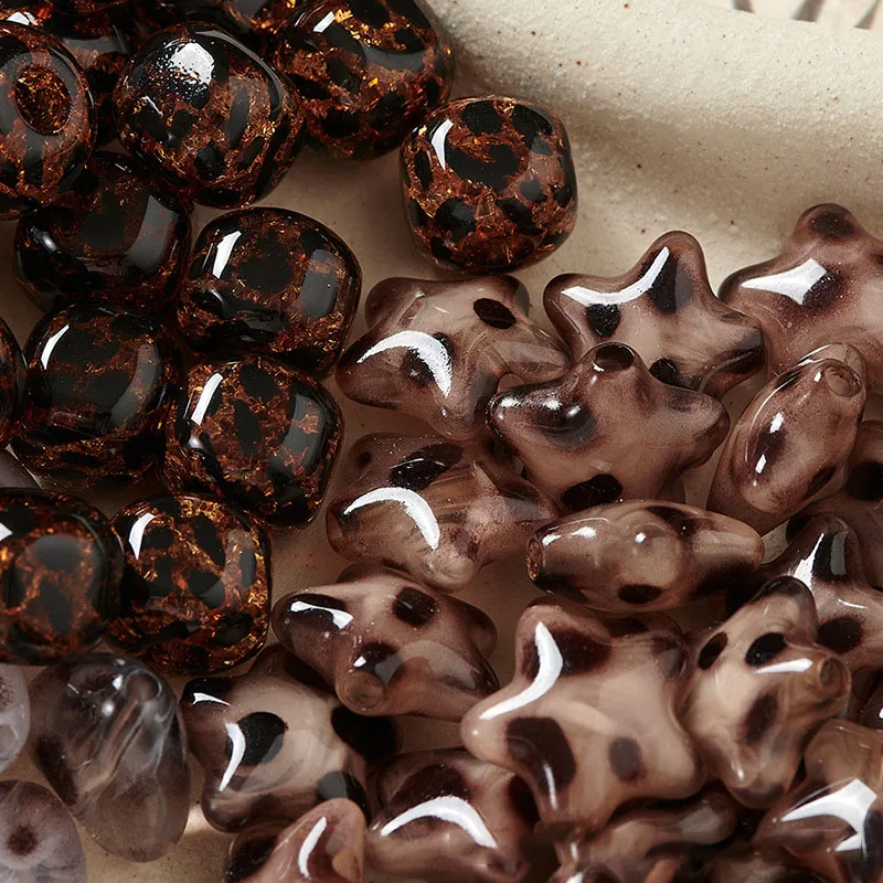 10 Stück Acryl-Perlen mit Leopardenmuster, herzförmig, Stern, unregelmäßige gerade Löcher, lose Perlen, DIY-Schmuckzubehör für die Herstellung von Armbändern – Detail 3
