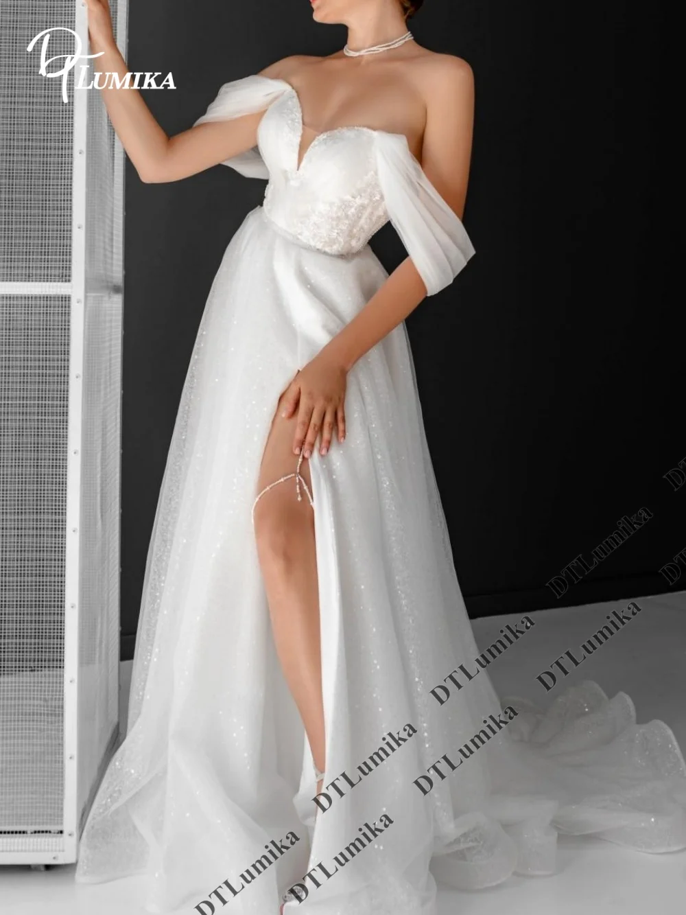 DTLumika Elegant Bridal Gown High Slit Wedding Dress Deep V Neck Tulle Cape Sleeves Customized  Destination Chic Party Dress