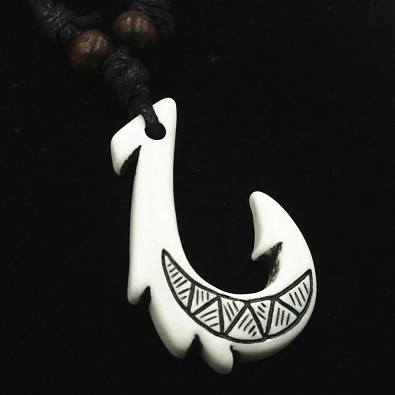 Disney Moana 2 Necklace Maui Fish Hook Shape Fashion Pendants Ornaments Cosplay Cartoon Figure Chains Jewelry Accessories Gifts