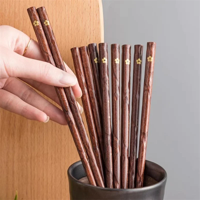 Palillos de Sushi japoneses de madera Natural, juego de vajilla de madera reutilizable ecológica, palillos de comida chinos coreanos, regalo, 1/5 pares