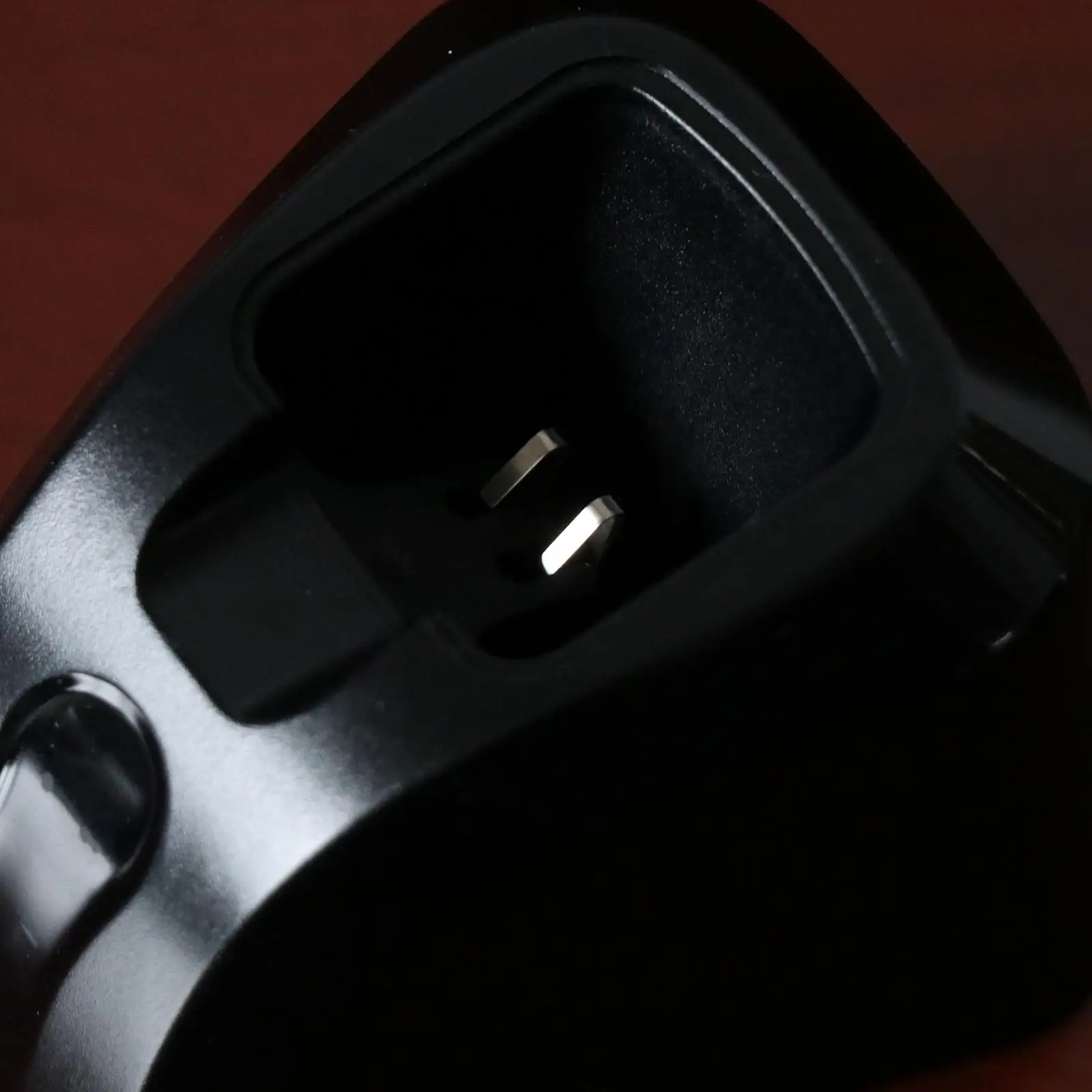 قاعدة حامل بقاعدة شحن ، محطة للشعر ، قابلة لإعادة الشحن للإبطين والجسم والأذن