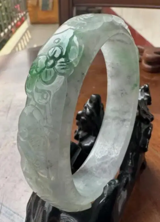 Grade AA Beautiful Chinese Hand Carved Green Jade Jadeite Bracelet Bangle 64.5mm