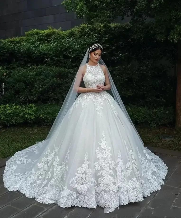 

Customized Modern Sleeveless Robe Mariage Lace Wedding Dresses Cathedral Ballgown Cross-Back Bridal Gowns 2023